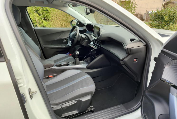 PEUGEOT 2008 1.2 PureTech 130 Allure Entretien 100% Peugeot