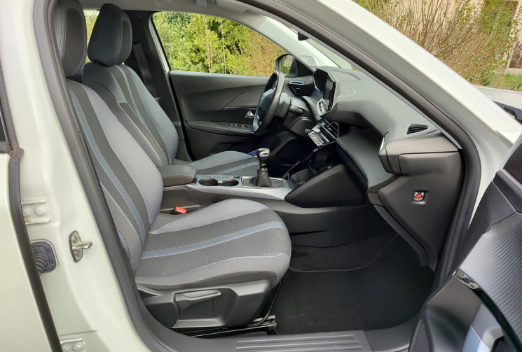 PEUGEOT 2008 1.2 PureTech 130 Allure Entretien 100% Peugeot