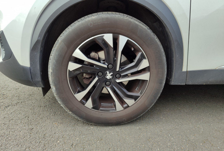 PEUGEOT 2008 1.2 PureTech 130 Allure Entretien 100% Peugeot