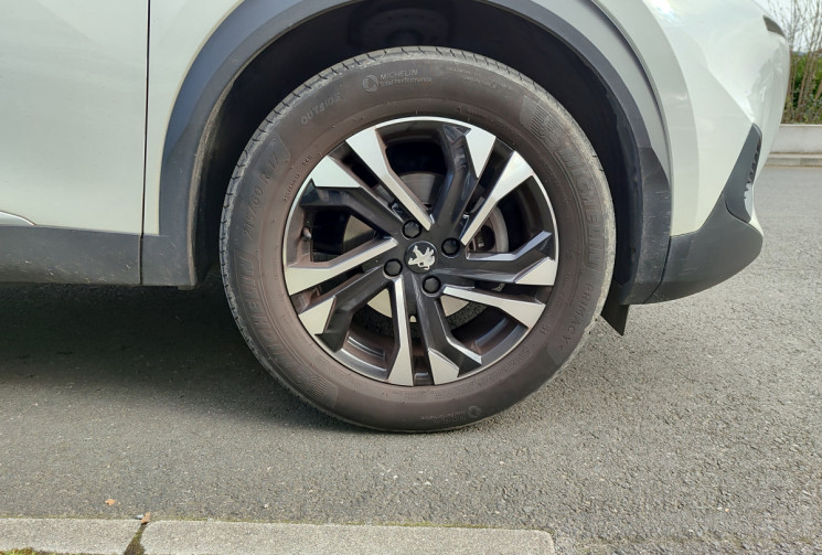 PEUGEOT 2008 1.2 PureTech 130 Allure Entretien 100% Peugeot