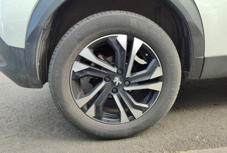 PEUGEOT 2008 1.2 PureTech 130 Allure Entretien 100% Peugeot