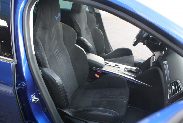 Renault Megane IV 1.6 TCE GT 205 CH EDC 4 CONTROL