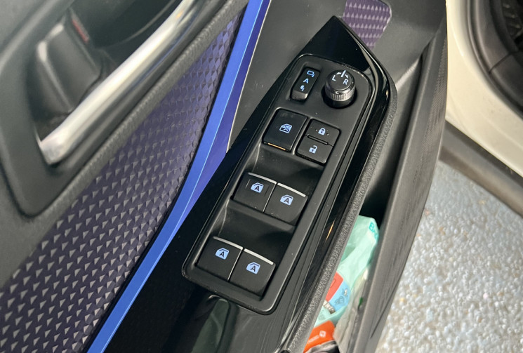 TOYOTA C-HR Graphic + Edition GBL 