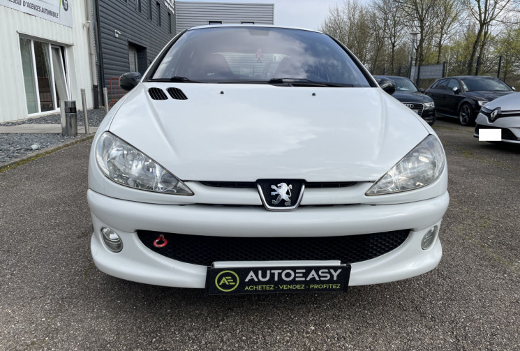 Peugeot 206 2.0 16v 180 ch RC 3 portes Distri OK et entretiens suivis 