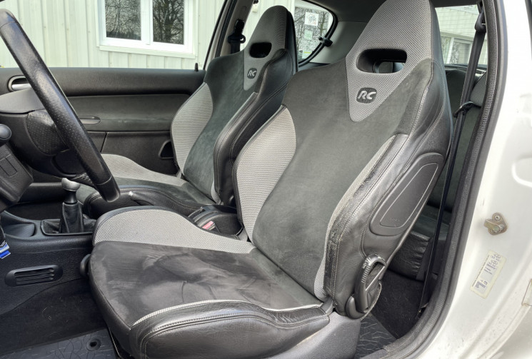 Peugeot 206 2.0 16v 180 ch RC 3 portes Distri OK et entretiens suivis 