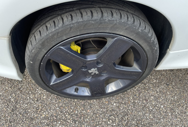 Peugeot 206 2.0 16v 180 ch RC 3 portes Distri OK et entretiens suivis 