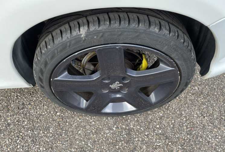 Peugeot 206 2.0 16v 180 ch RC 3 portes Distri OK et entretiens suivis 