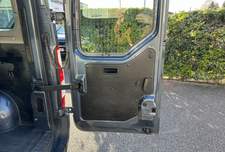 RENAULT Master Combi / 9 places / TVA RECUPERABLE / 2.3 dCi / 110 ch / Suivi Renault / Pas de clim